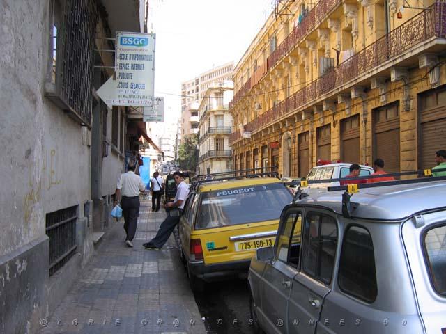 VOYAGE ORAN SEPTEMBRE 2006 31 10 sept. 06 - aprem - RUE MIRAUCHAUX RUE ASPRNT MAOUED AHMED.JPG